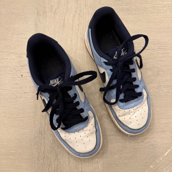 Nike Kids Sneakers in Navy Blue Tarheel Blue for school and fall low-top - Picture 3 of 6